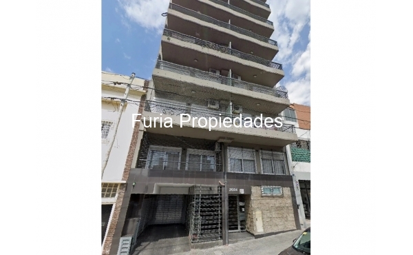 Monoambiente en alquiler en Flores al contrafrente con balcon